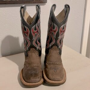 Flame cowboy boots! 🔥